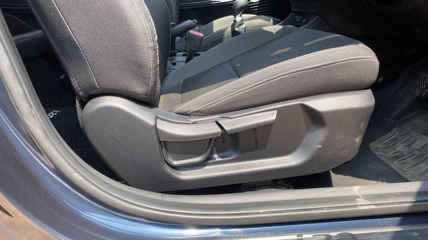 2023 Hyundai NEW I20 ASTA (O) 1.2 MT, Petrol, Manual, 6,286 km, Driver Side Adjustment Panel