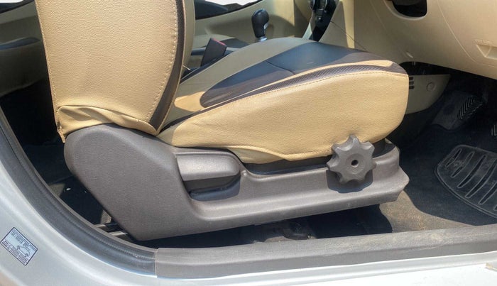 2017 Hyundai Verna 1.6 VTVT SX, Petrol, Manual, 31,105 km, Driver Side Adjustment Panel
