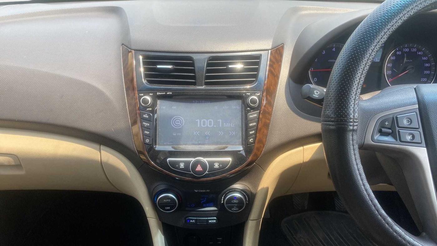 2017 Hyundai Verna 1.6 VTVT SX, Petrol, Manual, 31,105 km, Air Conditioner