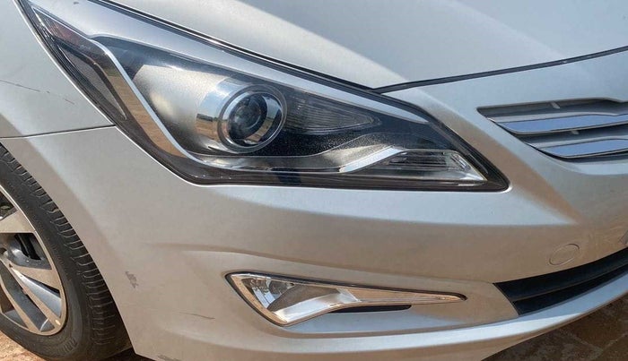 2017 Hyundai Verna 1.6 VTVT SX, Petrol, Manual, 31,105 km, Front bumper - Minor scratches