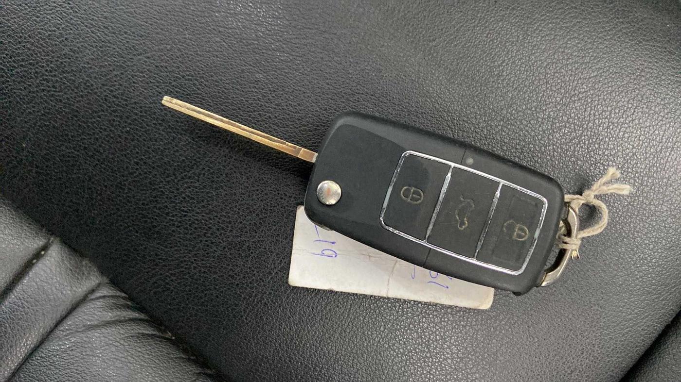 2020 Tata ALTROZ XM PETROL, Petrol, Manual, 23,998 km, Key Close Up