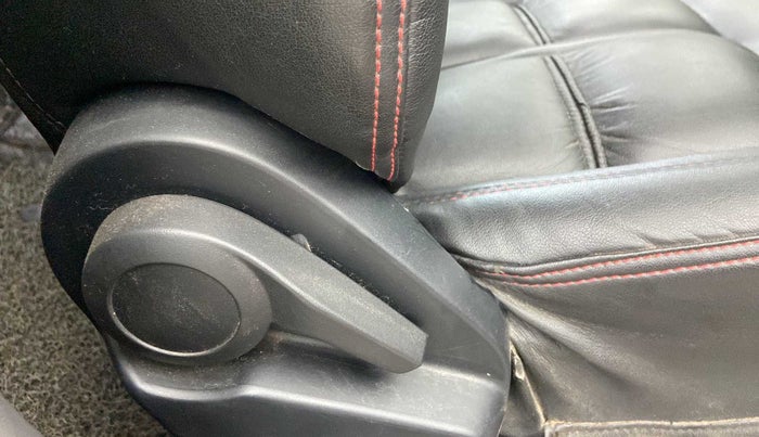 2020 Tata ALTROZ XM PETROL, Petrol, Manual, 23,998 km, Driver Side Adjustment Panel