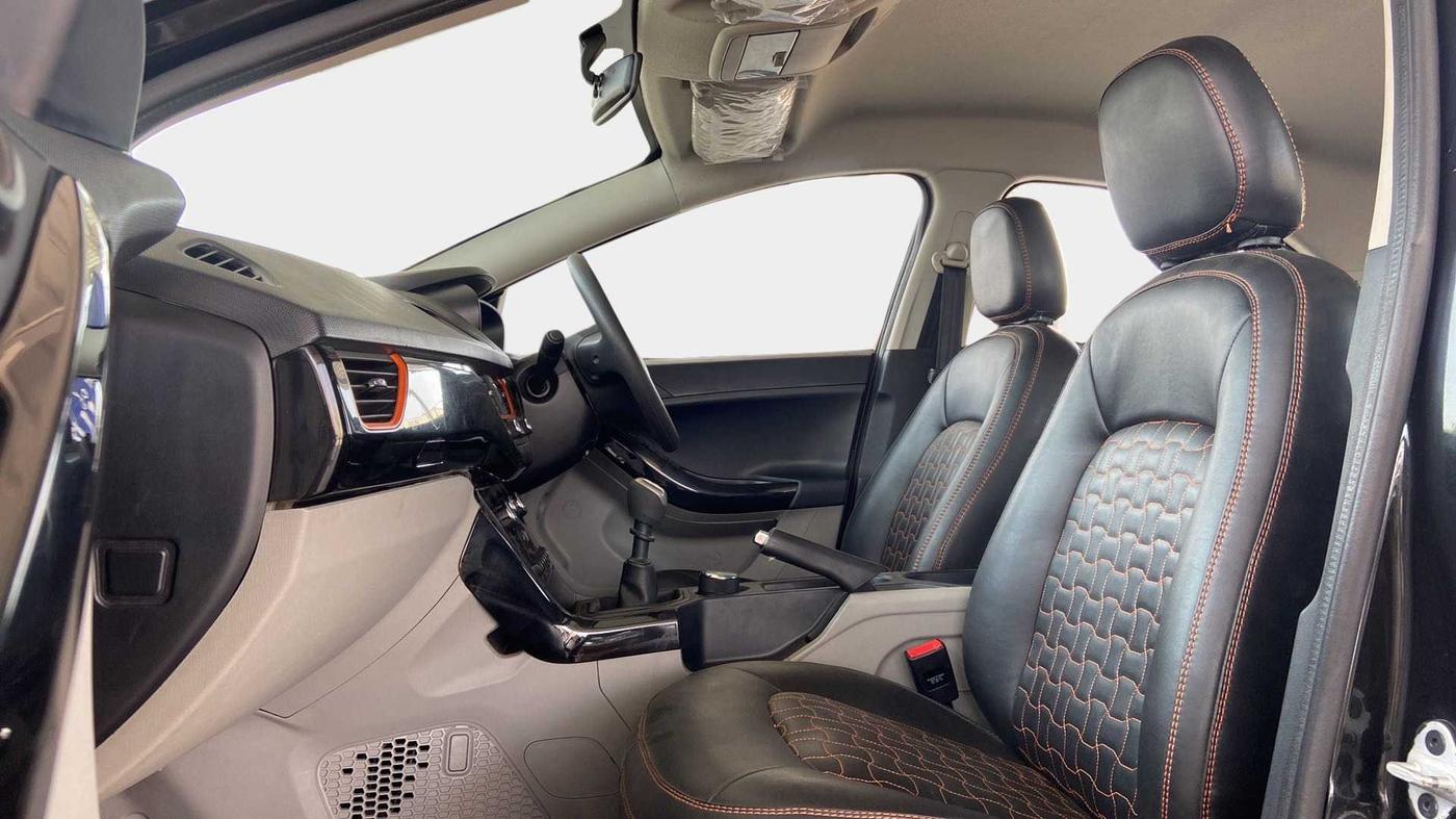 2019 Tata NEXON KRAZ MT PETROL, Petrol, Manual, 52,825 km, Right Side Front Door Cabin