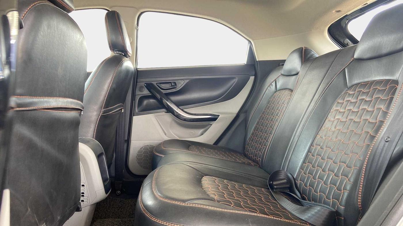 2019 Tata NEXON KRAZ MT PETROL, Petrol, Manual, 52,825 km, Right Side Rear Door Cabin