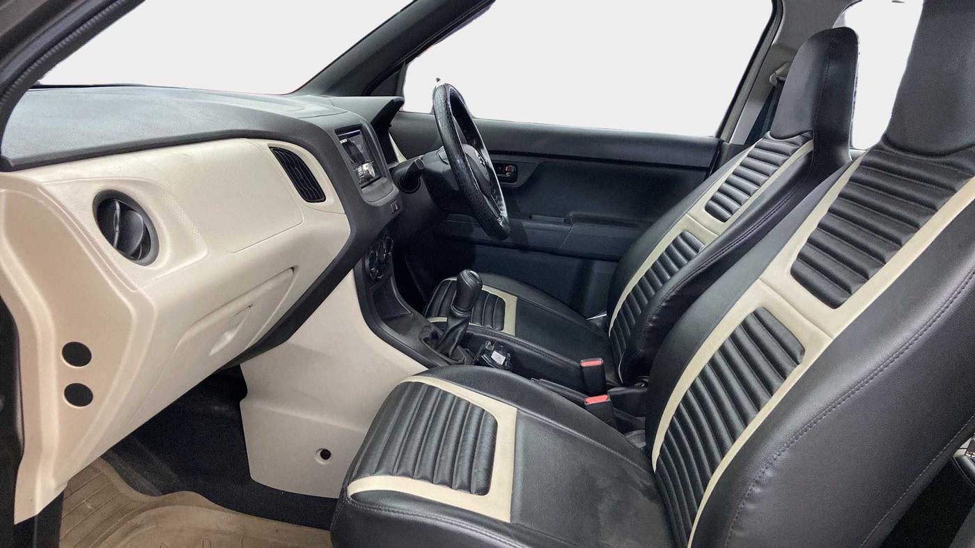 2020 Maruti New Wagon-R LXI 1.0, Petrol, Manual, 54,489 km, Right Side Front Door Cabin