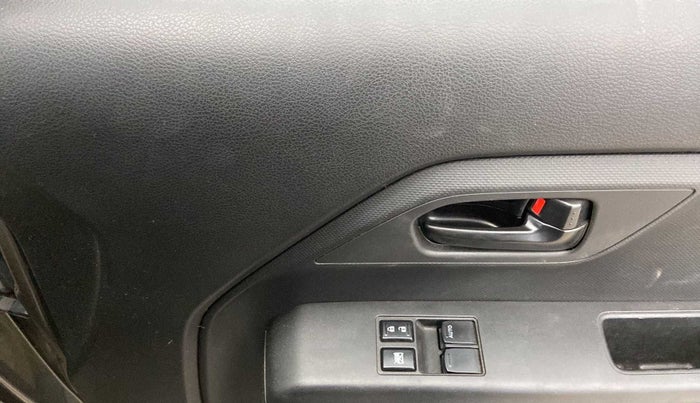 2020 Maruti New Wagon-R LXI 1.0, Petrol, Manual, 54,489 km, Driver Side Door Panels Control