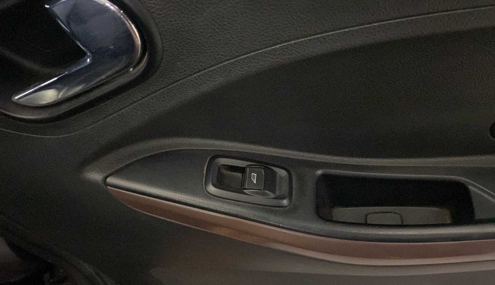 2018 Ford FREESTYLE TITANIUM PLUS 1.2 PETROL, Petrol, Manual, 31,230 km, Driver Side Door Panels Control