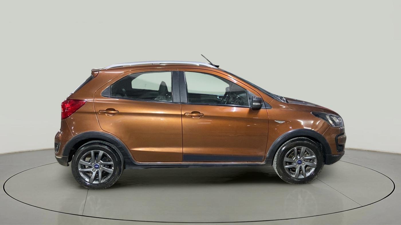 2018 Ford FREESTYLE TITANIUM PLUS 1.2 PETROL, Petrol, Manual, 31,230 km, Right Side View