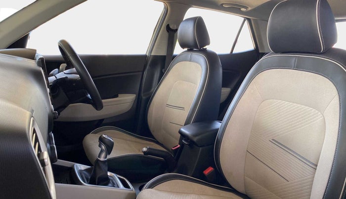 2022 Hyundai VENUE SX (O) 1.5 CRDI, Diesel, Manual, 19,988 km, Right Side Front Door Cabin