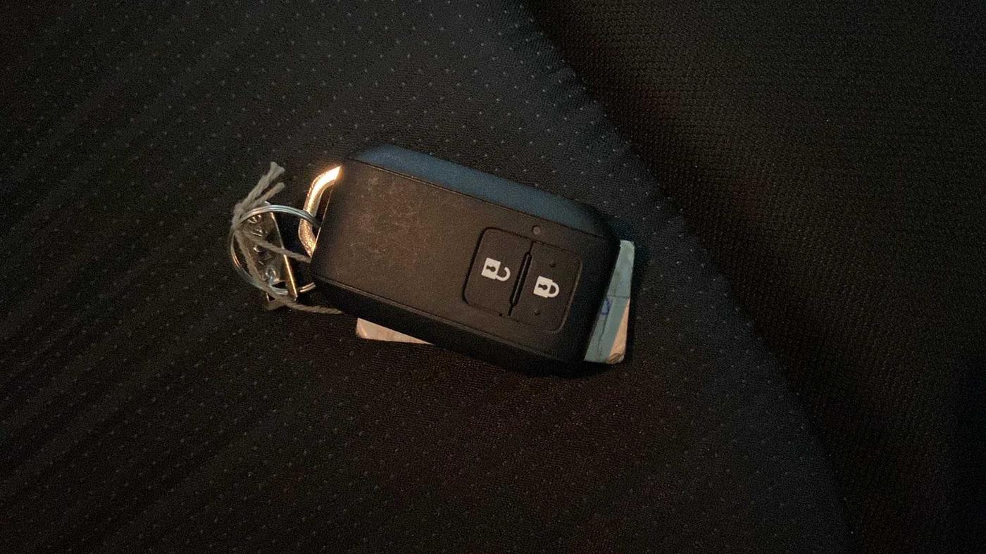 2022 Maruti Baleno ZETA PETROL 1.2, Petrol, Manual, 15,650 km, Key Close Up