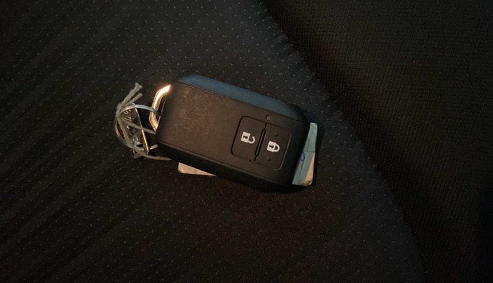 2022 Maruti Baleno ZETA PETROL 1.2, Petrol, Manual, 15,650 km, Key Close Up