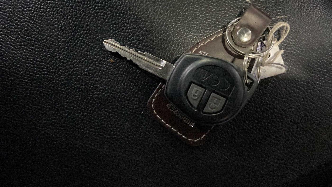 2018 Maruti Baleno DELTA CVT PETROL 1.2, Petrol, Automatic, 49,333 km, Key Close Up