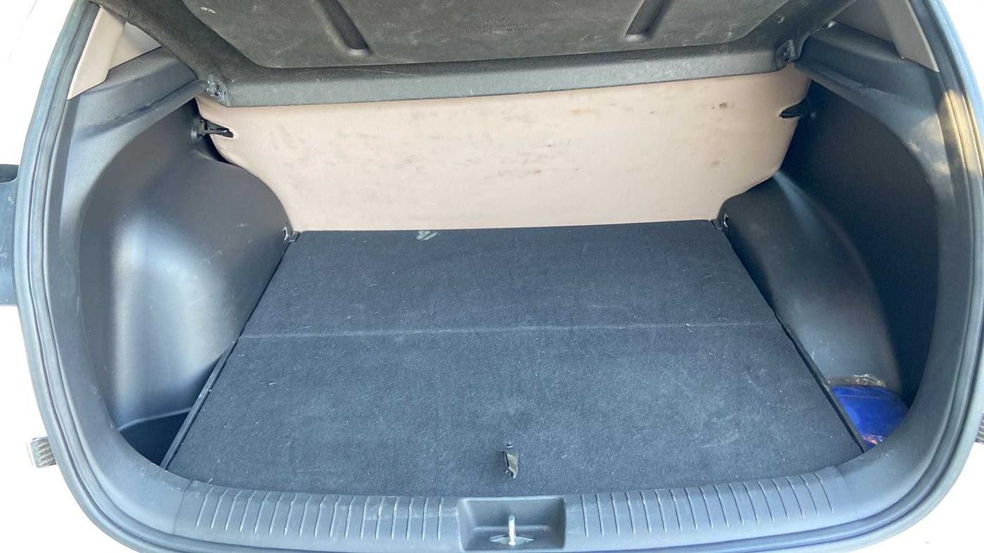 2016 Hyundai Creta SX PLUS 1.6 PETROL, Petrol, Manual, 33,501 km, Boot Inside