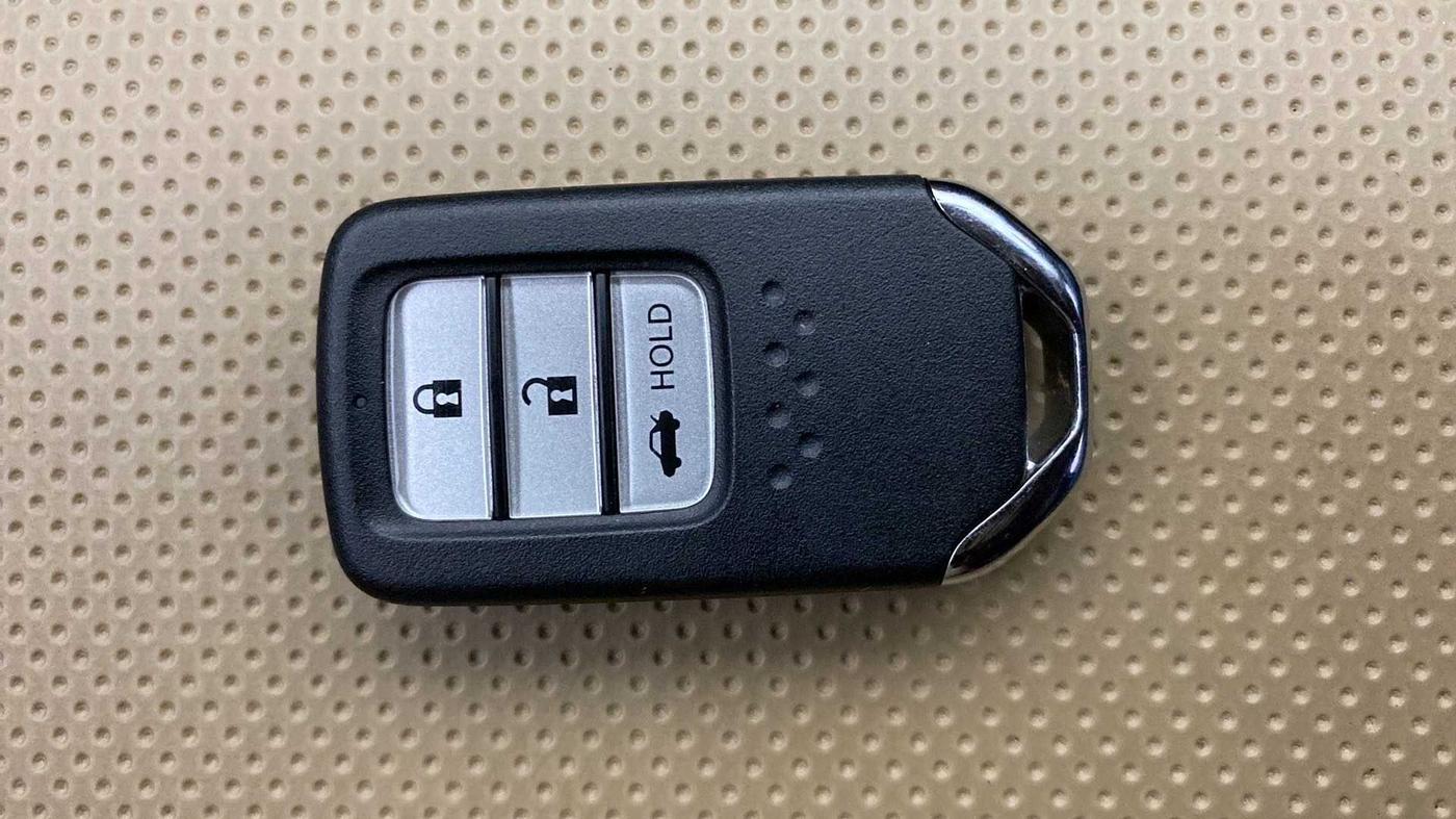 2022 Honda Amaze 1.2L I-VTEC VX CVT, Petrol, Automatic, 11,623 km, Key Close Up