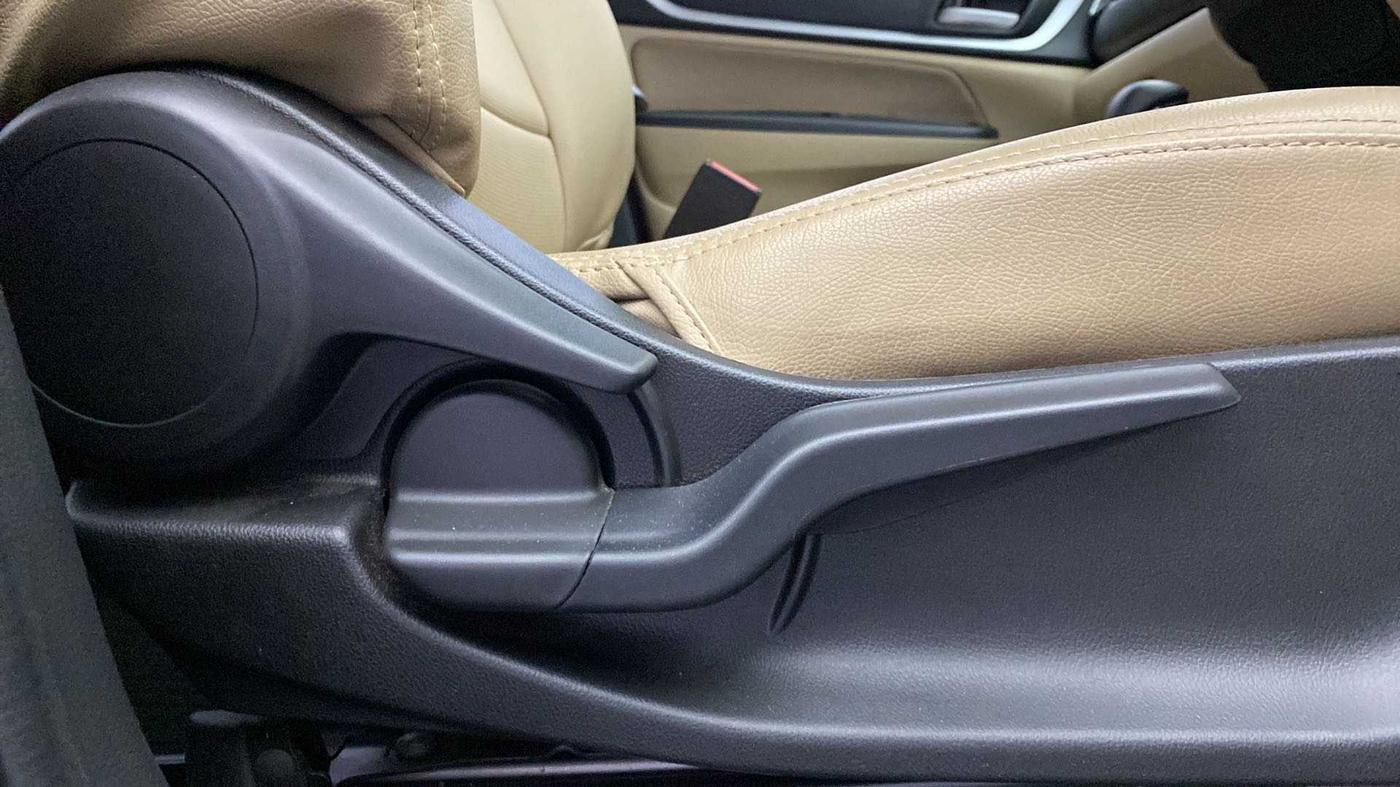 2022 Honda Amaze 1.2L I-VTEC VX CVT, Petrol, Automatic, 11,623 km, Driver Side Adjustment Panel