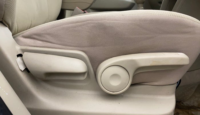 2017 Maruti Ertiga ZDI + SHVS, Diesel, Manual, 39,014 km, Driver Side Adjustment Panel