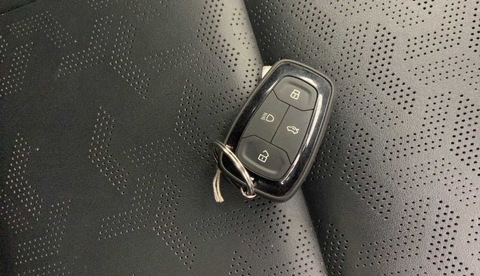 2022 Tata ALTROZ XZA PLUS DARK EDTION, Petrol, Automatic, 25,132 km, Key Close Up