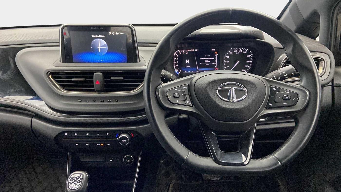 2022 Tata ALTROZ XZA PLUS DARK EDTION, Petrol, Automatic, 25,132 km, Steering Wheel Close Up