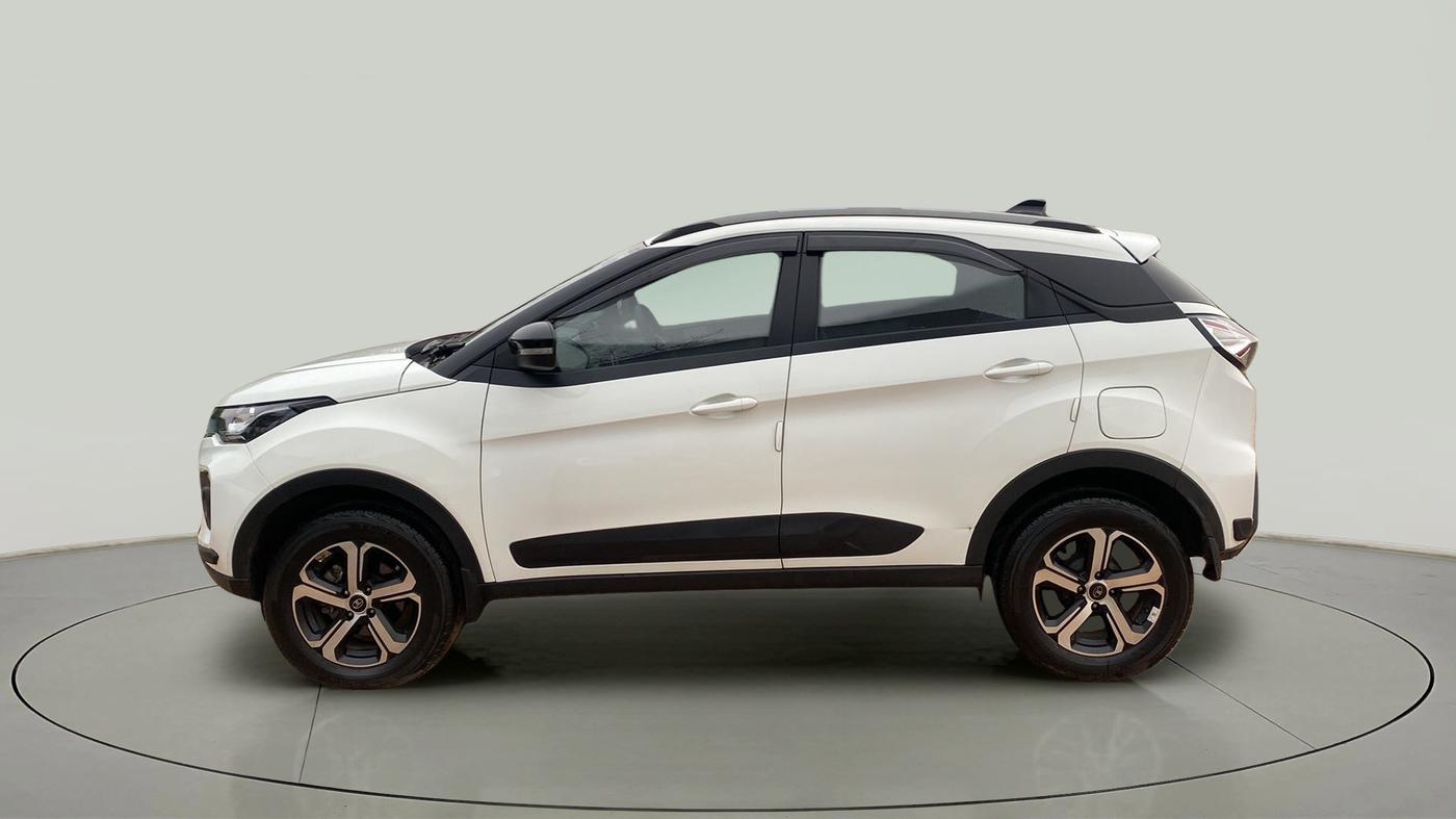 2022 Tata NEXON XZA PLUS PETROL, Petrol, Automatic, 3,605 km, Left Side