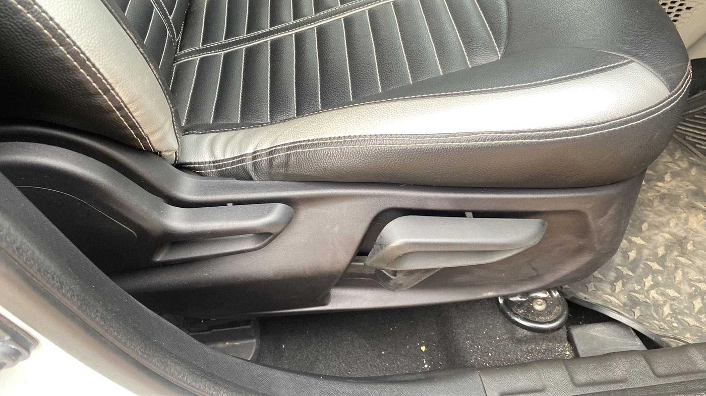 2022 Tata NEXON XZA PLUS PETROL, Petrol, Automatic, 3,605 km, Driver Side Adjustment Panel