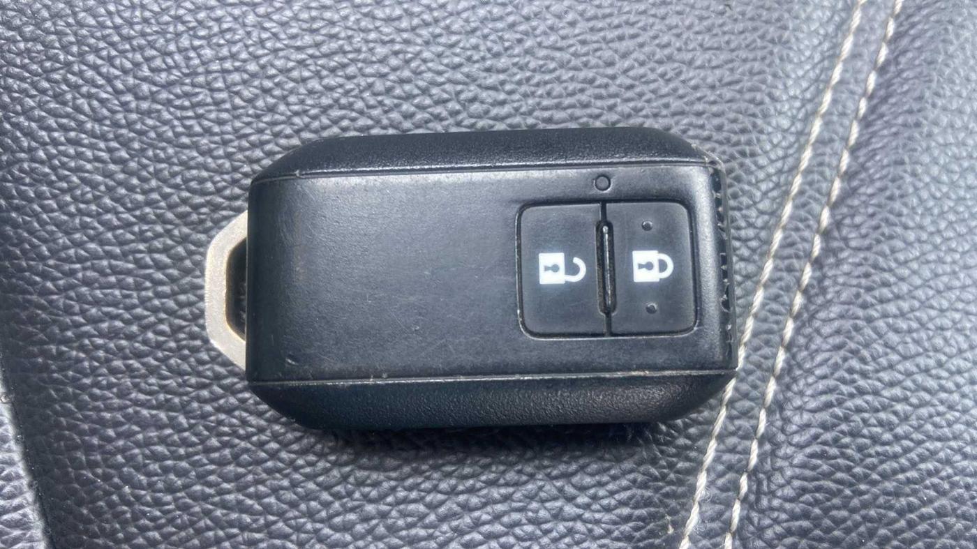 2019 Maruti Swift ZXI PLUS, Petrol, Manual, 17,201 km, Key Close Up