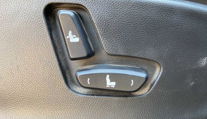 2019 MG HECTOR SHARP 1.5 DCT PETROL, Petrol, Automatic, 38,922 km, Driver Side Adjustment Panel