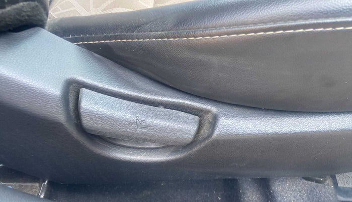 2019 Hyundai Grand i10 MAGNA 1.2 KAPPA VTVT, Petrol, Manual, 14,199 km, Driver Side Adjustment Panel