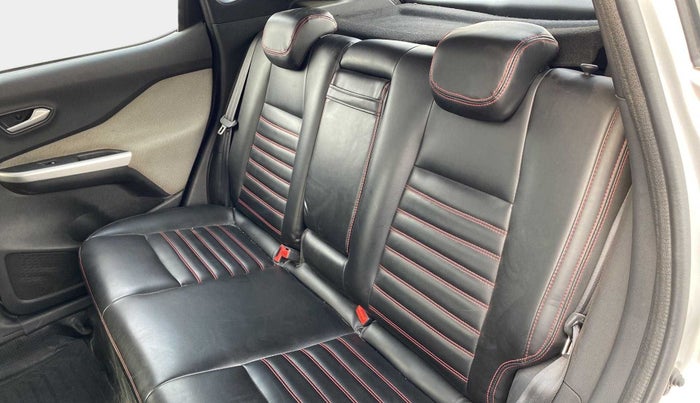 2021 Nissan MAGNITE XV MT, Petrol, Manual, 22,615 km, Right Side Rear Door Cabin