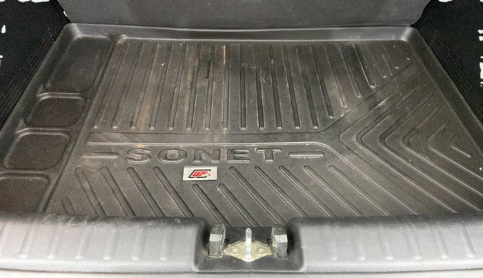 2021 KIA SONET HTX PLUS 1.0 IMT, Petrol, Manual, 16,385 km, Boot Inside