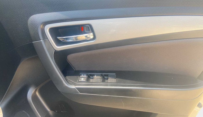 2021 Toyota URBAN CRUISER PREMIUM GRADE AT, Petrol, Automatic, 25,467 km, Driver Side Door Panels Control