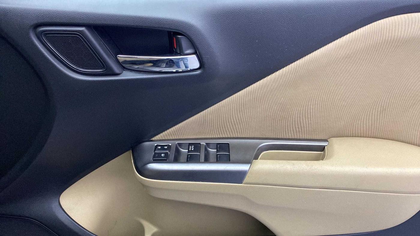 2014 Honda City 1.5L I-DTEC V, Diesel, Manual, 69,875 km, Driver Side Door Panels Control