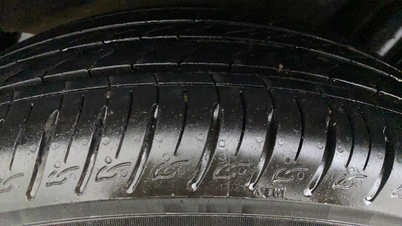 2020 KIA SONET GTX PLUS DCT 1.0, Petrol, Automatic, 7,381 km, Right Front Tyre Tread