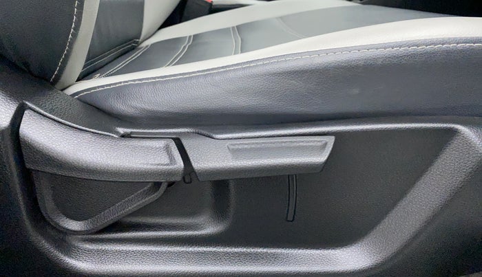 2020 KIA SONET GTX PLUS DCT 1.0, Petrol, Automatic, 7,381 km, Driver Side Adjustment Panel