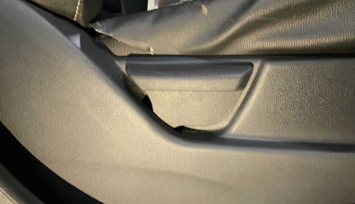 2015 Hyundai Eon ERA +, Petrol, Manual, 26,488 km, Driver Side Adjustment Panel