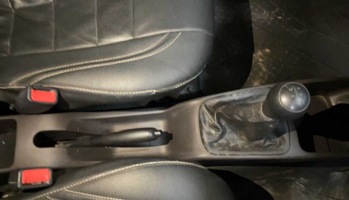 2015 Hyundai Eon ERA +, Petrol, Manual, 26,488 km, Gear Lever