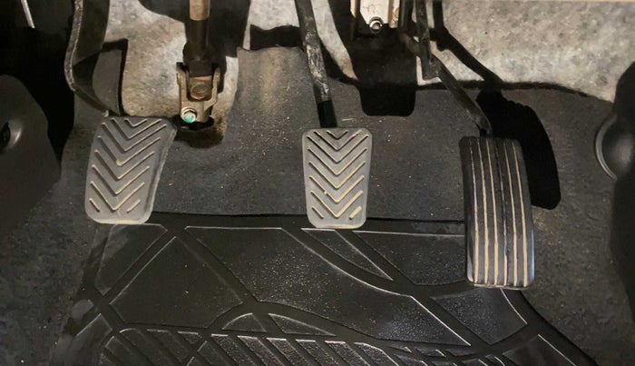 2015 Hyundai Eon ERA +, Petrol, Manual, 26,488 km, Pedals