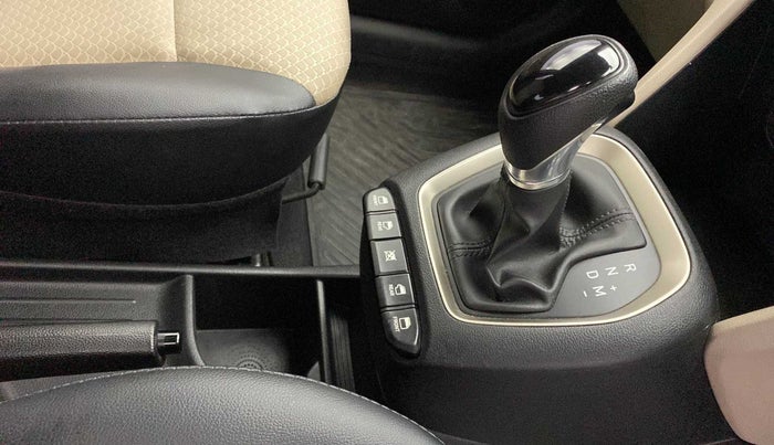 2022 Hyundai NEW SANTRO SPORTZ AMT, Petrol, Automatic, 30,243 km, Gear Lever