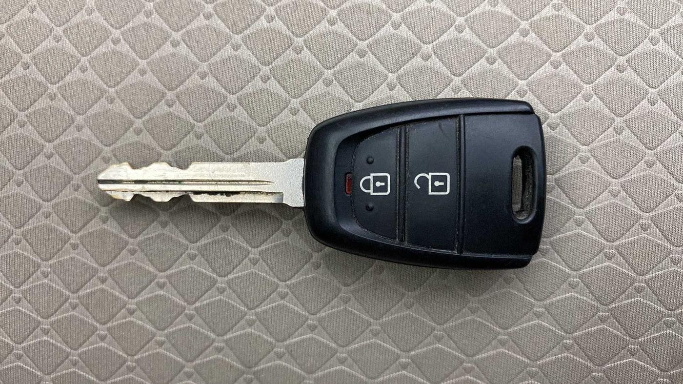 2022 Hyundai NEW SANTRO SPORTZ AMT, Petrol, Automatic, 30,243 km, Key Close Up