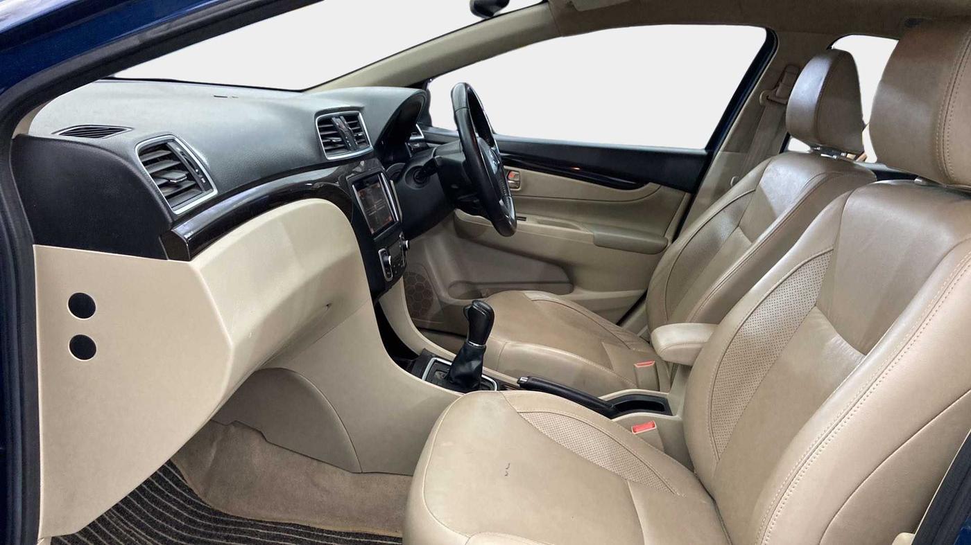 2018 Maruti Ciaz ALPHA  AT 1.4  PETROL, Petrol, Automatic, 48,930 km, Right Side Front Door Cabin