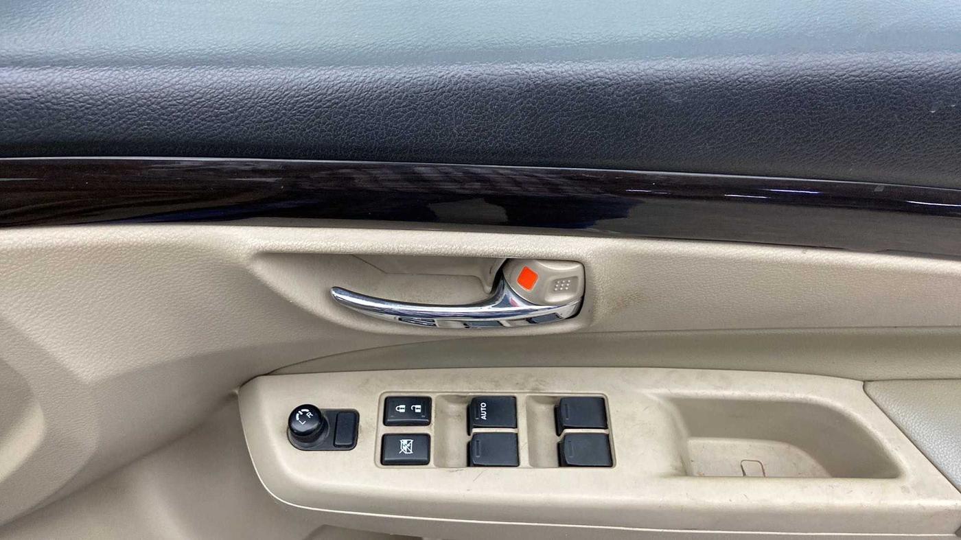 2018 Maruti Ciaz ALPHA  AT 1.4  PETROL, Petrol, Automatic, 48,930 km, Driver Side Door Panels Control