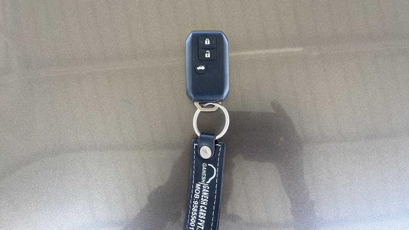 2022 Maruti Dzire ZXI, Petrol, Manual, 16,405 km, Key Close Up