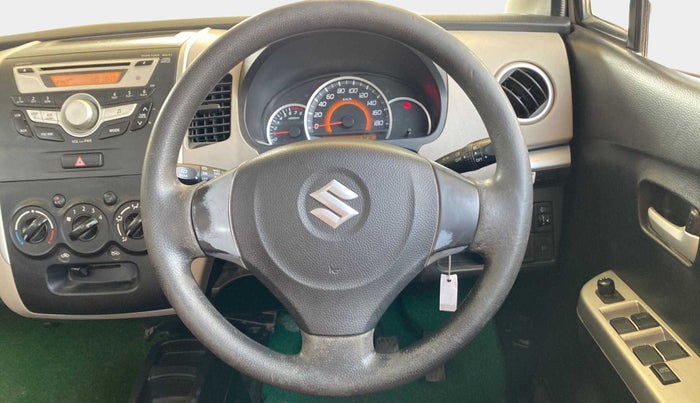 2014 Maruti Wagon R 1.0 VXI, Petrol, Manual, 1,06,234 km, Steering Wheel Close Up