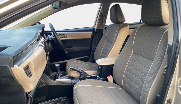 2014 Toyota Corolla Altis G CVT PETROL, Petrol, Automatic, 83,298 km, Right Side Front Door Cabin