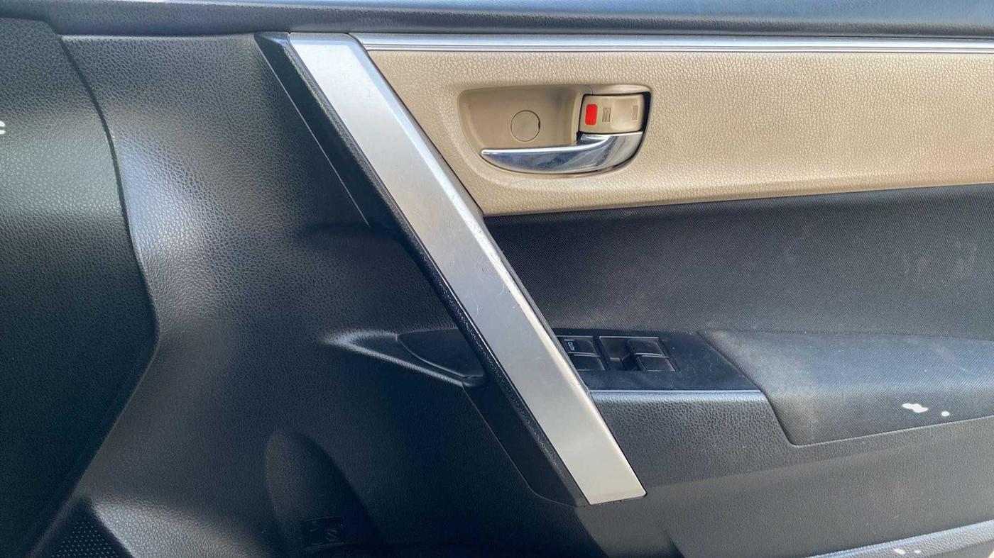 2014 Toyota Corolla Altis G CVT PETROL, Petrol, Automatic, 83,298 km, Driver Side Door Panels Control