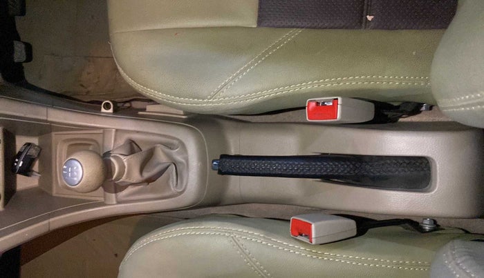 2015 Maruti Swift Dzire VXI, Petrol, Manual, 26,491 km, Gear Lever