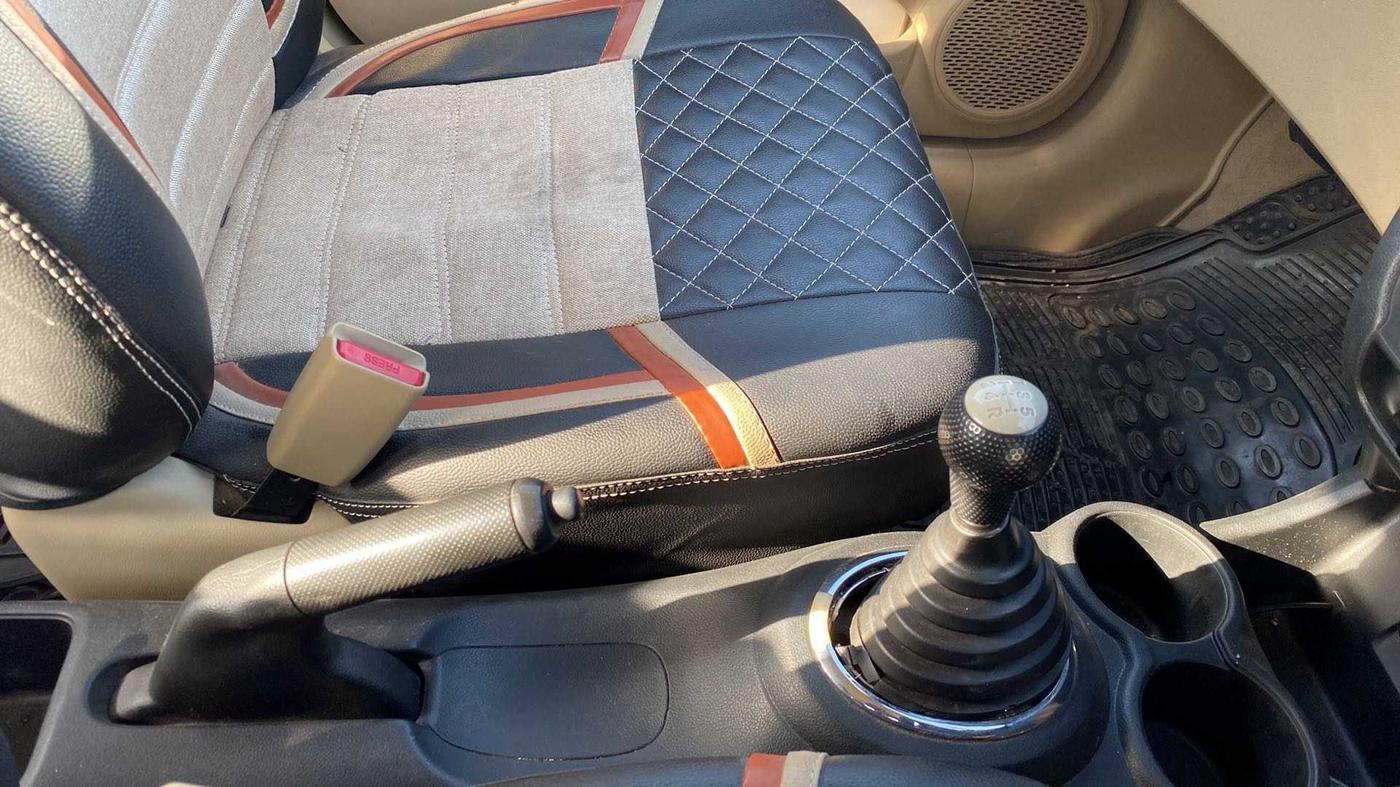 2012 Honda Brio V MT, Petrol, Manual, 86,076 km, Gear Lever