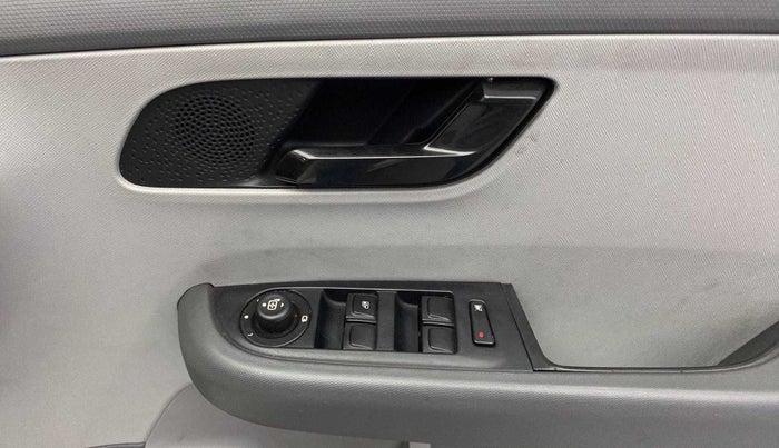 2020 Tata ALTROZ XM PETROL, Petrol, Manual, 37,041 km, Driver Side Door Panels Control