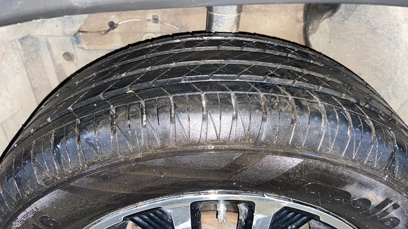 2020 Toyota URBAN CRUISER PREMIUM GRADE AT DUAL TONE, Petrol, Automatic, 60,756 km, Left Front Tyre Tread