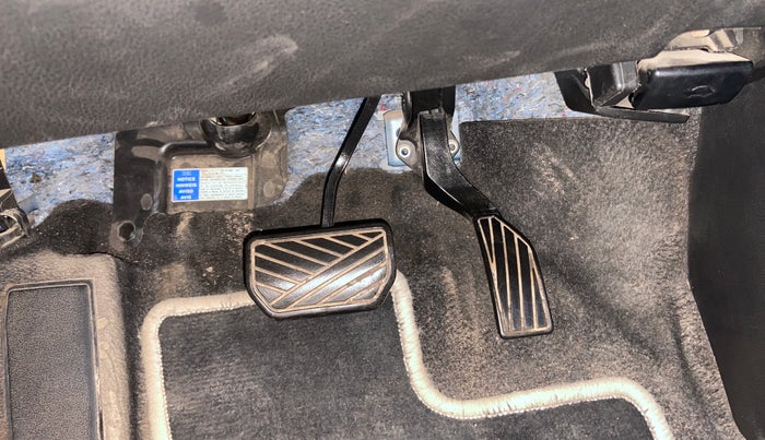 2020 Toyota URBAN CRUISER PREMIUM GRADE AT DUAL TONE, Petrol, Automatic, 60,703 km, Pedals