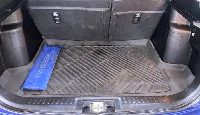 2020 Toyota URBAN CRUISER PREMIUM GRADE AT DUAL TONE, Petrol, Automatic, 60,703 km, Boot Inside